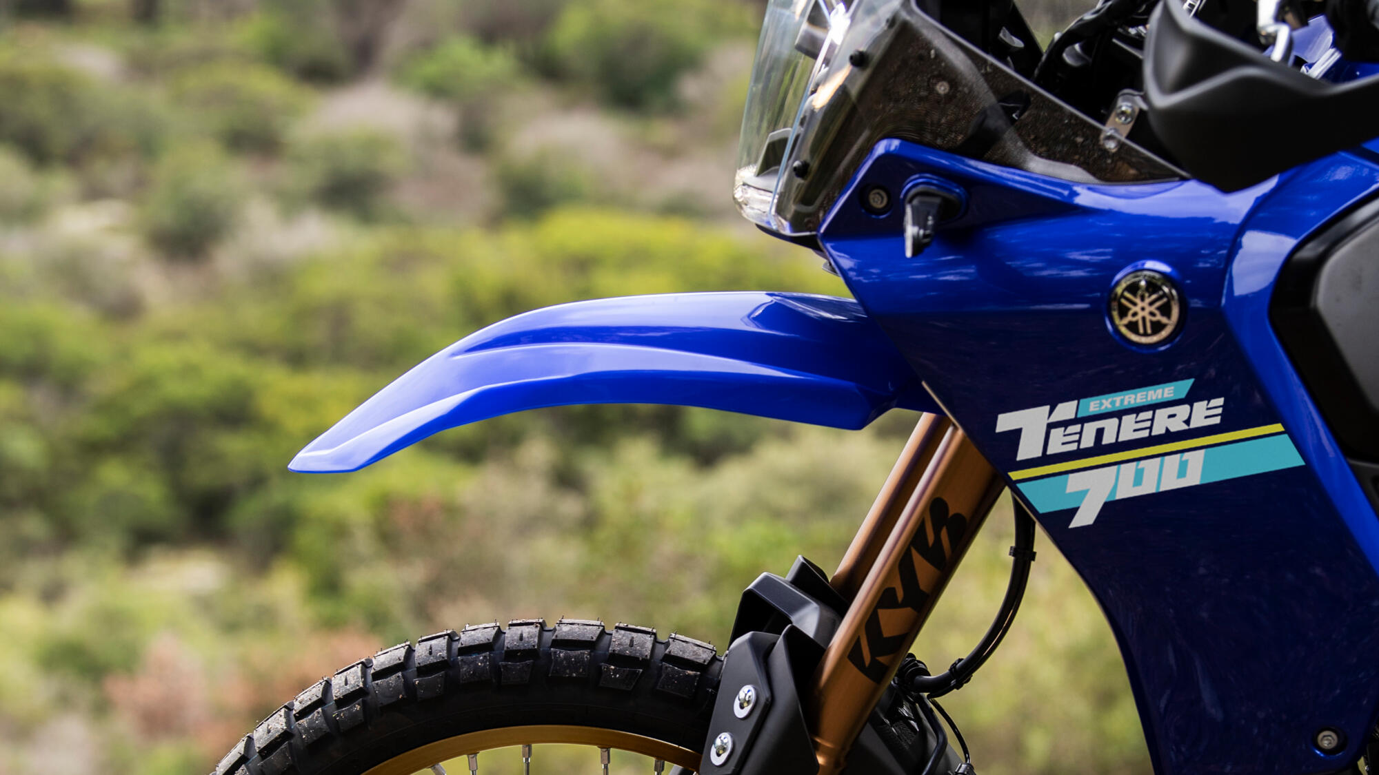 Ψηλό μπροστινό φτερό σε στυλ enduro